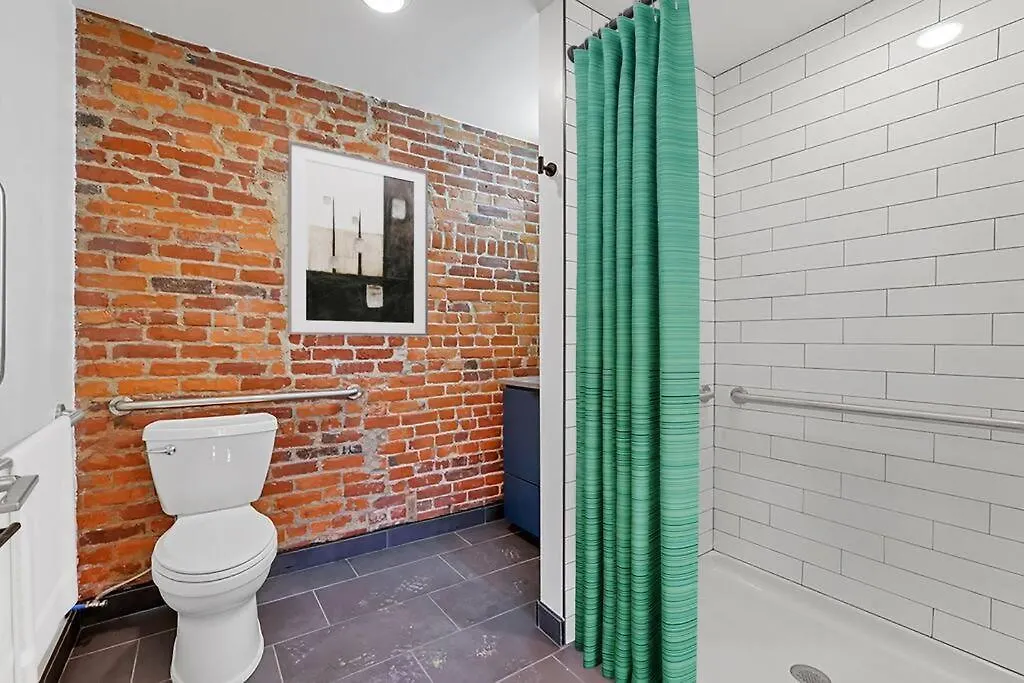 Modern Apartment With Pool Table! Pet-Friendly! Columbus