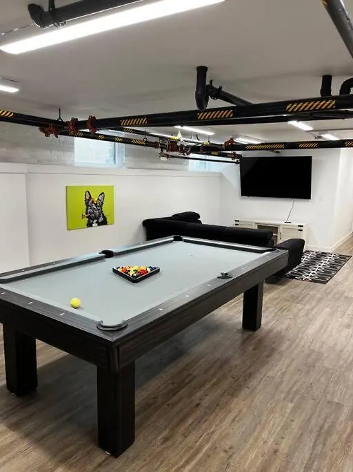 Modern Apartment With Pool Table! Pet-Friendly! Columbus 0*,