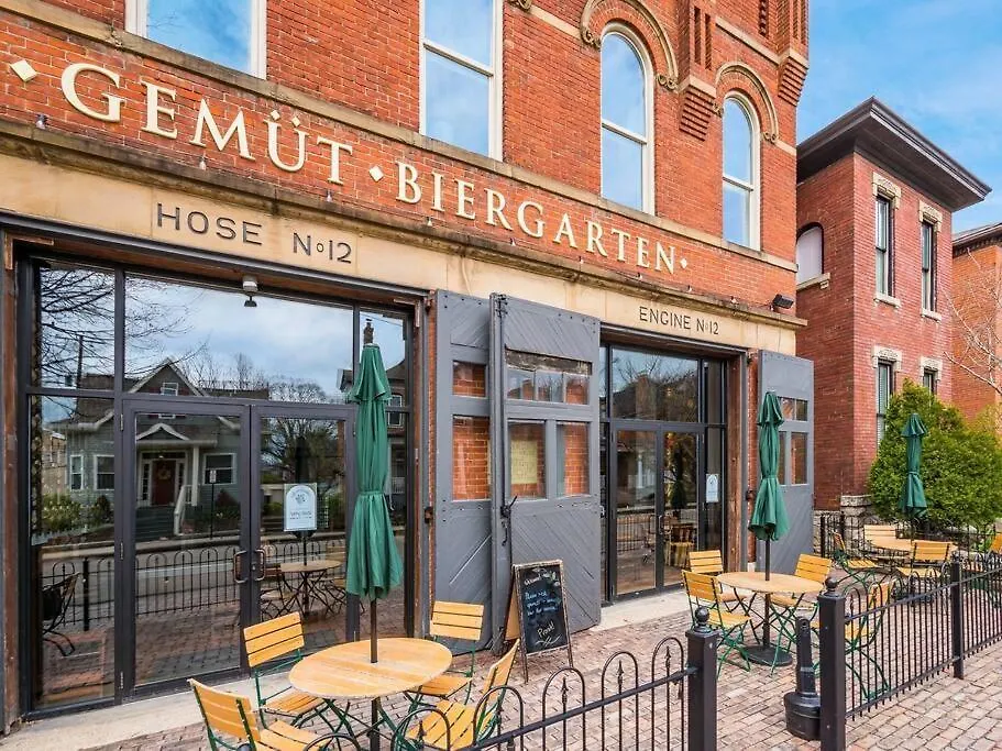 Modern Apartment With Pool Table! Pet-Friendly! Columbus